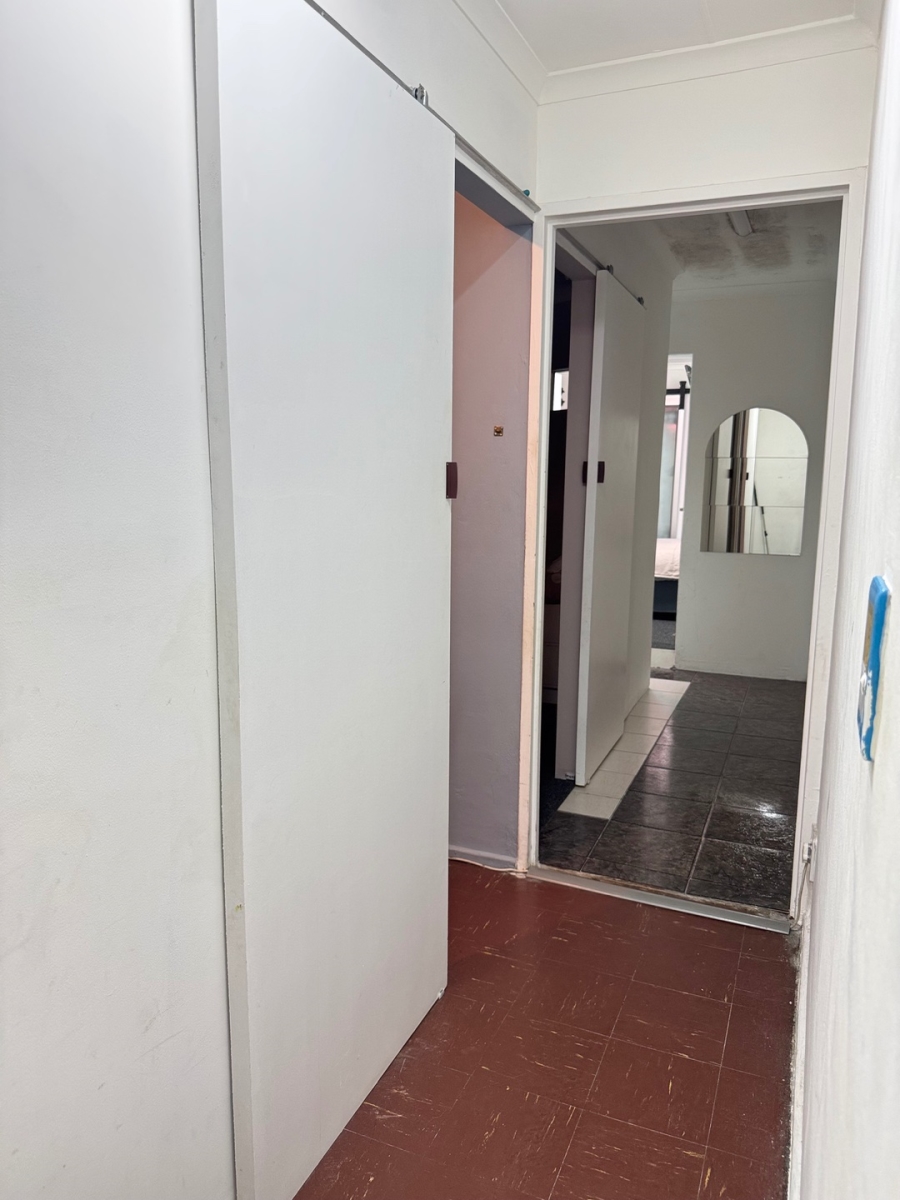  Bedroom Property for Sale in Lentegeur Western Cape